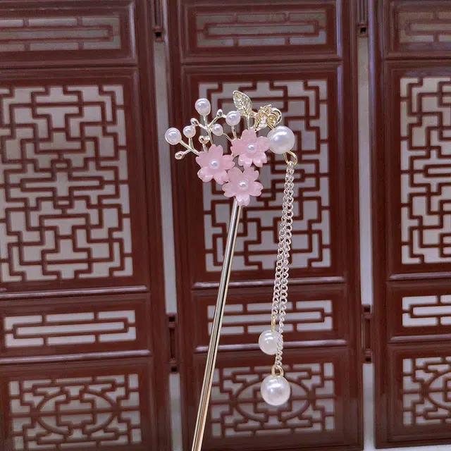 【清风徐徐】 指尖瑰宝 古风珍珠小花新中式流苏步摇高级感簪子汉服盘发发饰簪花发钗前方终会是温柔和月光 合金 发簪 女款