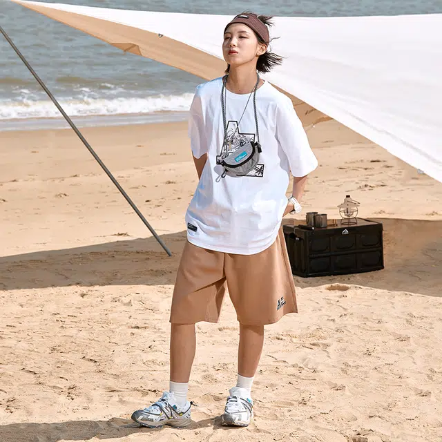 AMBER LIGHT T