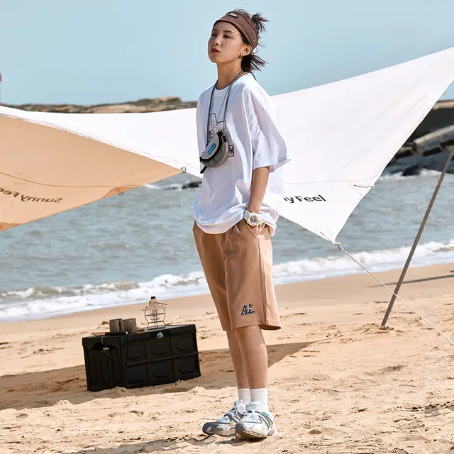 AMBER LIGHT T