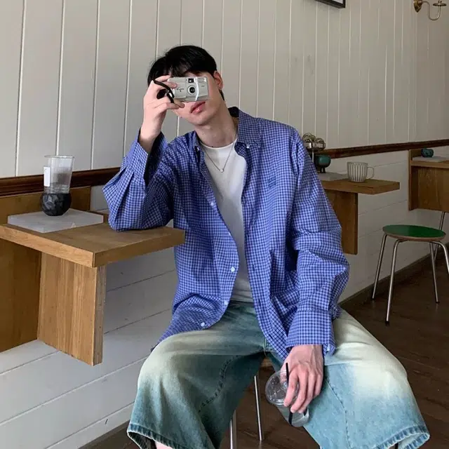 AMBER LIGHT ins