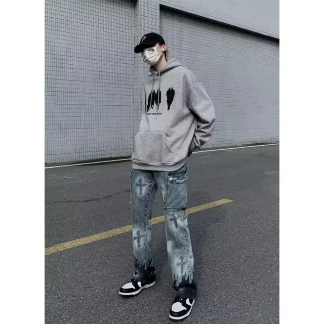 AMBER LIGHT ins