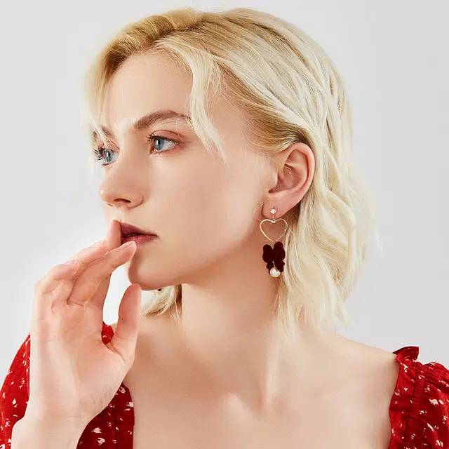 DAISY BEAUTY