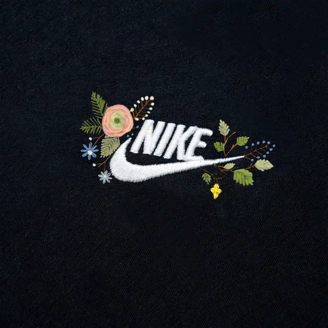 Nike Dri-FitSwoosh LogoT