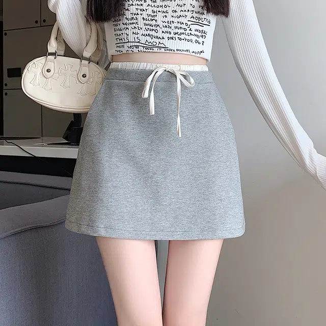 玄唐 纯色适中修身高腰休闲短裙 女款