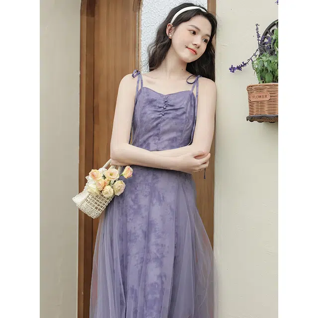 玄唐 莫奈浅紫色油画印花度假风法式茶歇吊带连衣裙 女款