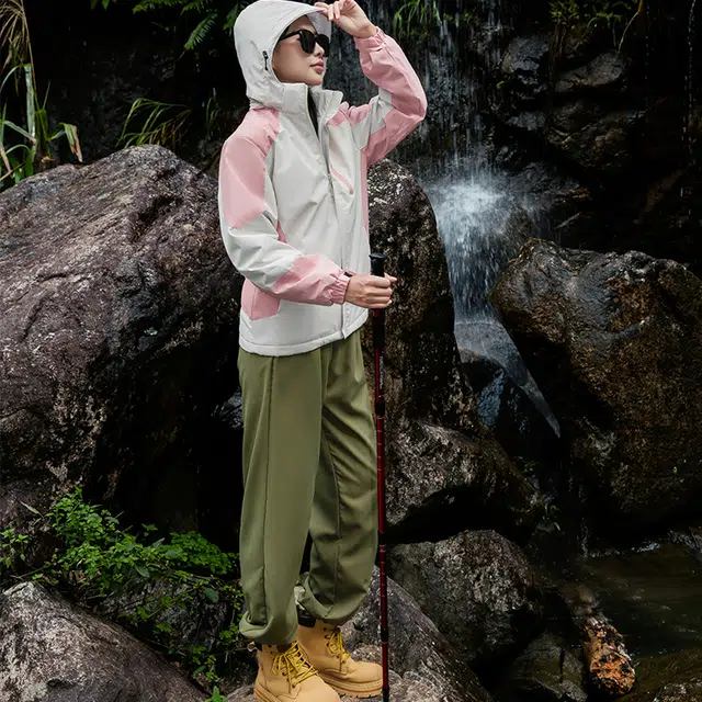 左岸 时尚拼色防风防水连帽可拆卸运动休闲徒步工装登山服简约户外机能恒温蓄热宽松舒适轻便百搭耐用石墨烯保暖加厚夹克外套棉服 女款