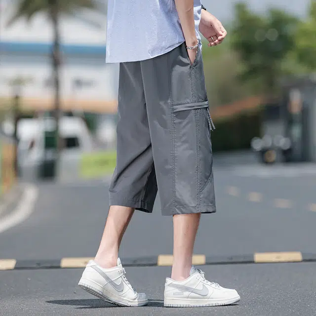 左岸 美式复古城市纯色侧边口袋褶皱抽绳设计感凉感简约休闲舒适宽松时尚个性潮牌工装短裤 男款