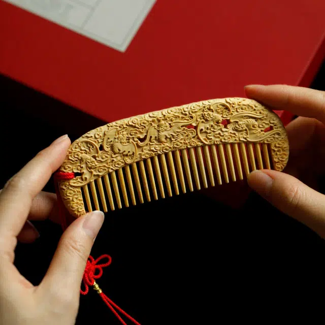芳缘小傅 五福招财纳福复古国风高品质高档长发专用养发防脱静电家用大号加厚 #好运 黄杨木 木梳 男女同款情侣款