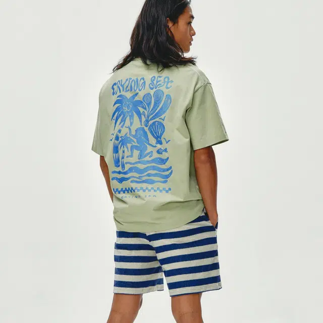 Crying Center Vintage Beach Illustration Tee