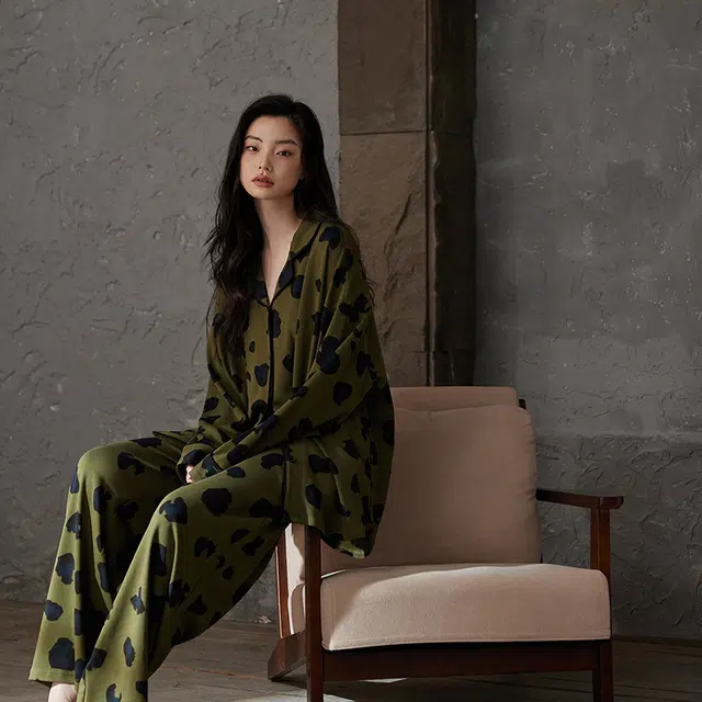 热妒 春秋季纯棉带胸垫一体高级感长袖长裤家居服套装睡衣礼盒 女款