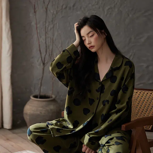 热妒 春秋季纯棉带胸垫一体高级感长袖长裤家居服睡衣套装  女款