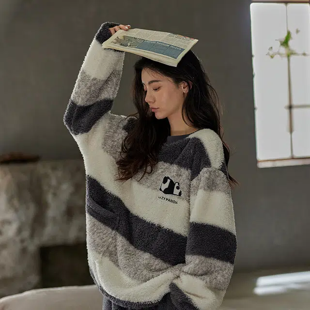 热妒 睡衣女秋冬季款珊瑚绒圆领套头条纹加绒加厚熊猫 家居套装  女款  浅灰色
