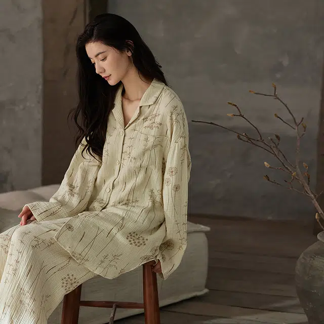 热妒 春秋款纯棉纱布婴儿棉带胸垫一体高级感可外穿大码睡衣套装 女款