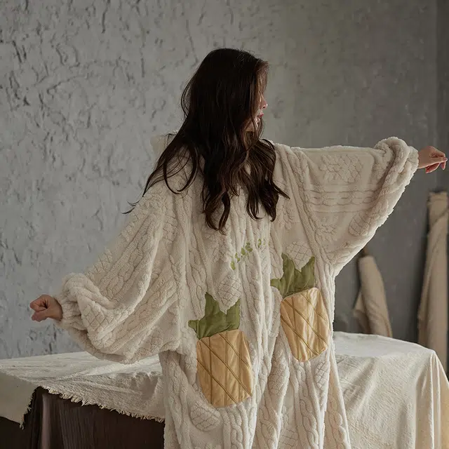 热妒 柔软简约时尚甜美菠萝连帽保暖睡袍 女款 米白色