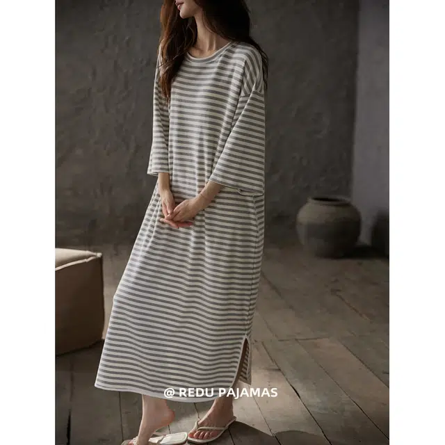 热妒 简约时尚带胸垫五分袖条纹圆领长裙可外穿家居服睡裙 女款 图色