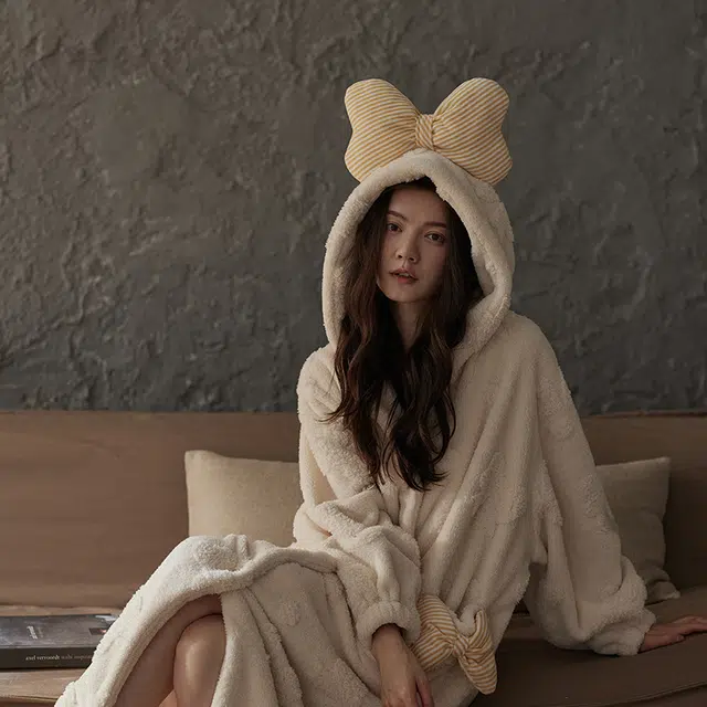 热妒 简约舒适加绒加厚珊瑚绒可爱蝴蝶结连帽长款可外穿睡袍 女款 米白色