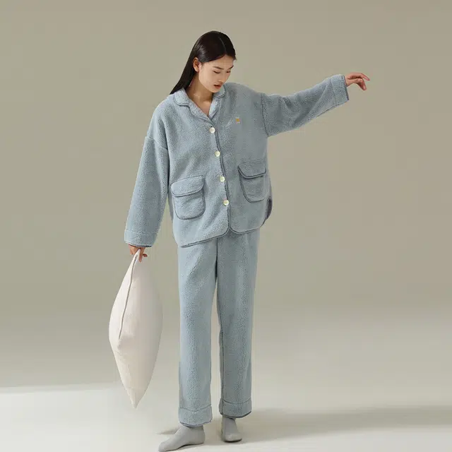 浪莎 雪花长毛绒珊瑚绒睡衣女冬季新款韩版可外穿宽松翻领开衫扣系加绒加厚保暖法兰绒家居套装 女款 天蓝色