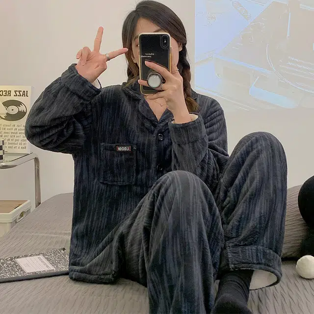 浪莎 法兰绒睡衣女冬季简约加厚加绒翻领开衫长袖宽松保暖 家居套装 女款 黑色