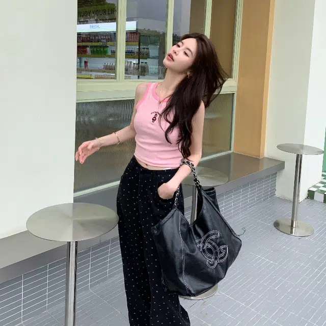 玫丝朵 刺绣修身短款字母背心 女款