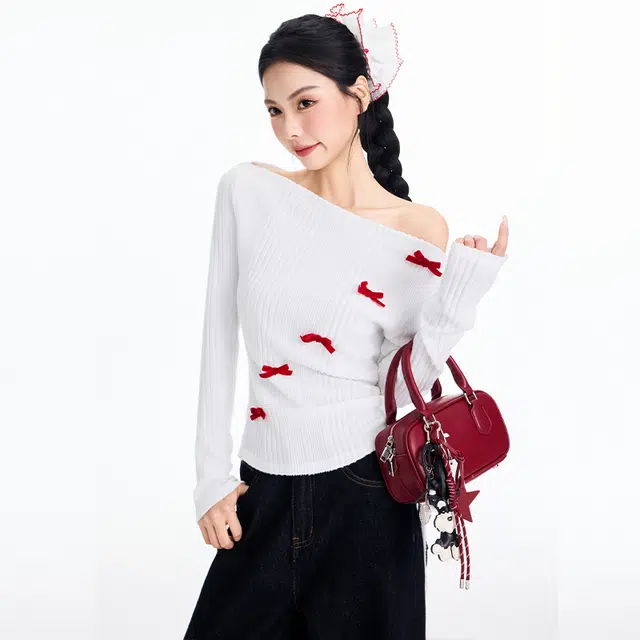 玫丝朵 韩式潮流风格时尚百搭纯色斜肩蝴蝶结露肩修身长袖针织衫 女款 白色
