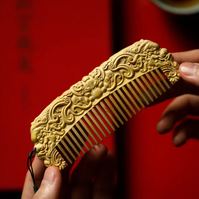 达隆 国风文玩平安纳福新中式木作上岸时来运转平安纳福饕餮纹梳 #好运 黄杨木 木梳 男女同款情侣款