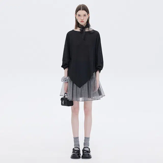 SHUEN T