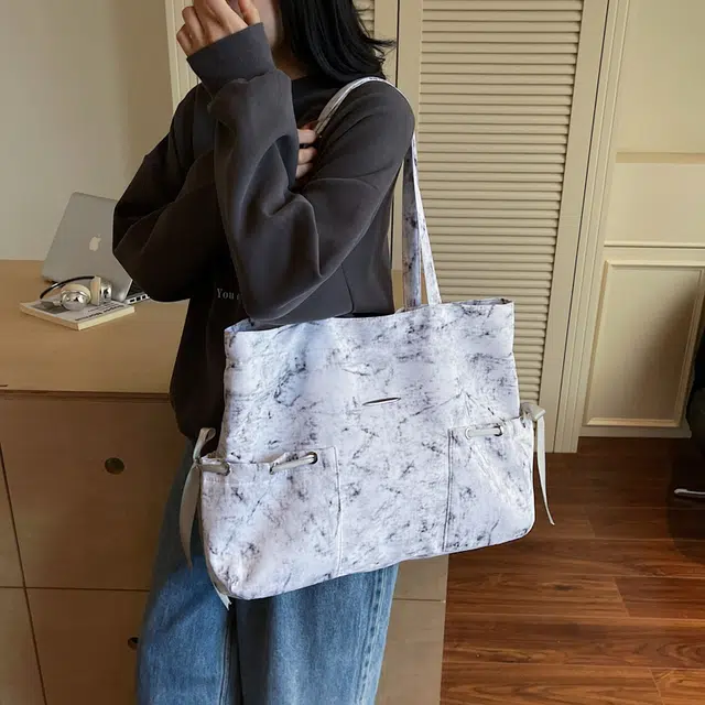 GOBLIN SHARKS 1759 ins Tote