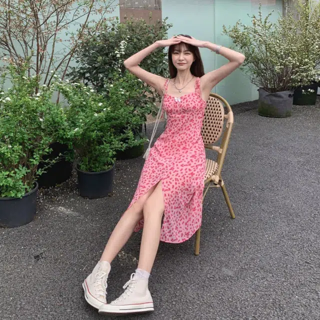 思蓓儿 法式女浪漫碎花裙收腰修身长裙度假吊带连衣裙 女款