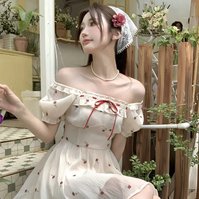 思蓓儿 法式方领通勤舒适时尚短袖连衣裙 女款 杏色