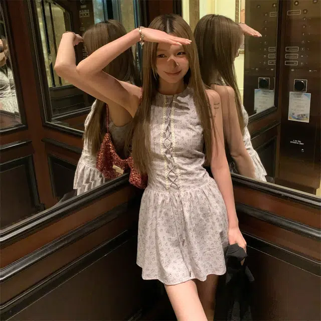 思蓓儿 法式气质小个子碎花背心短裙无袖连衣裙 女款