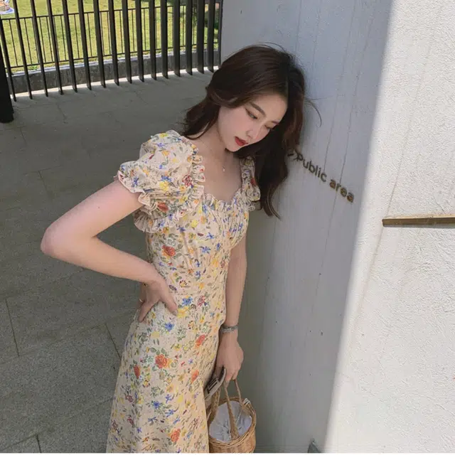 思蓓儿 甜美温柔印花油画碎花泡泡袖桔梗中长短袖连衣裙 女款