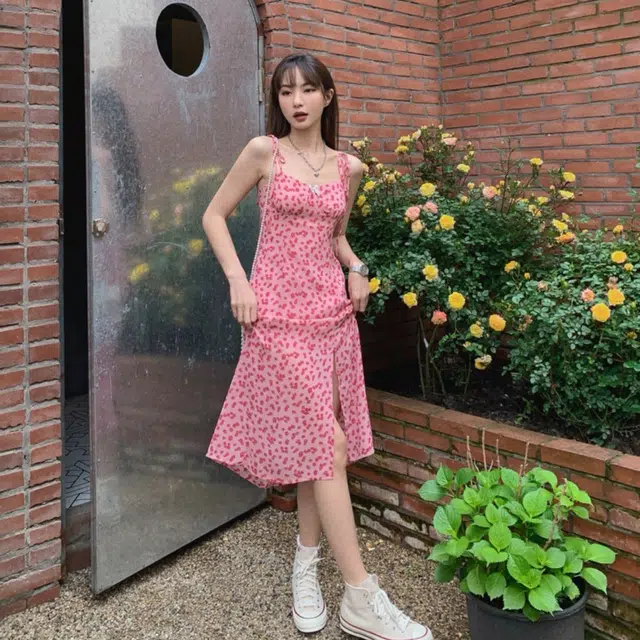 思蓓儿 法式女浪漫碎花裙收腰修身长裙度假吊带连衣裙 女款