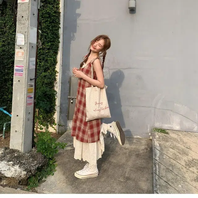 思蓓儿 格纹夏季假两件拼接蕾丝设计长裙吊带连衣裙 女款