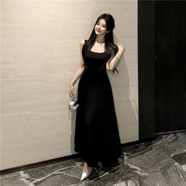 思蓓儿 名媛法式赫本立体剪裁气质方领高腰大摆显瘦吊带连衣裙 女款