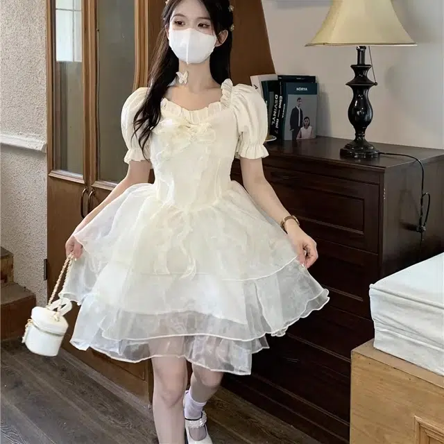 思蓓儿 设计感木耳边方领短袖连衣裙 女款 杏色