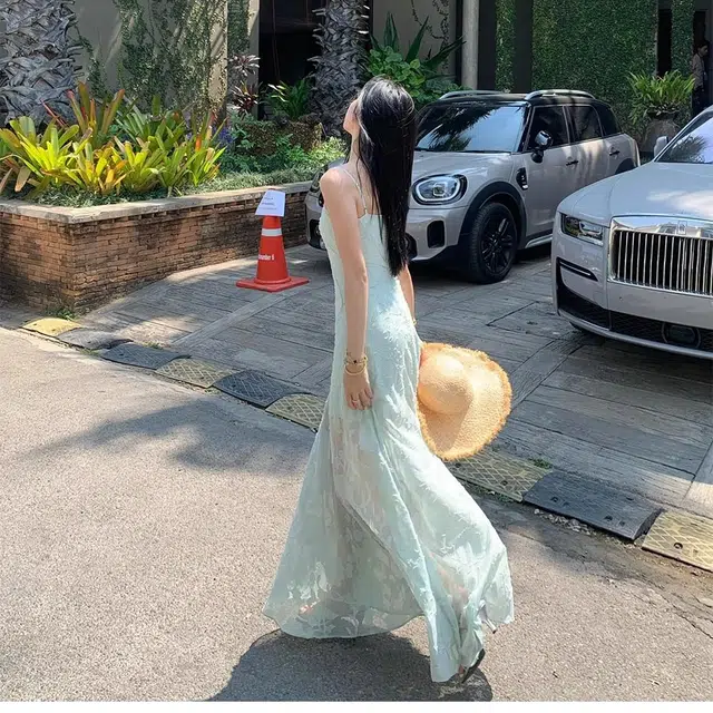 思蓓儿 海边度假温柔风碎花优雅气质长裙女吊带连衣裙 女款