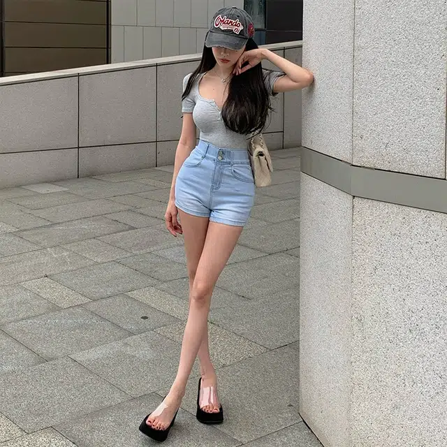 思蓓儿 丰胯高腰休闲显瘦热裤修身牛仔短裤 女款
