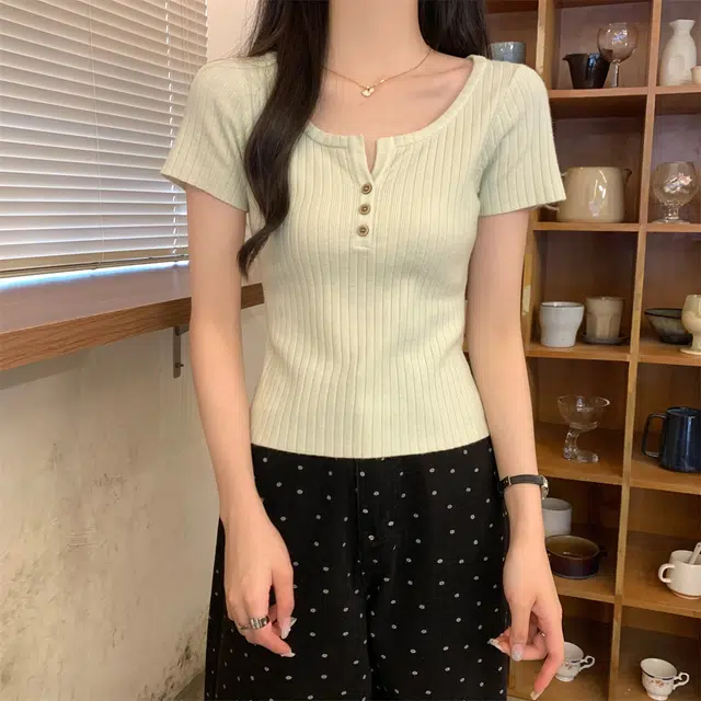 V T