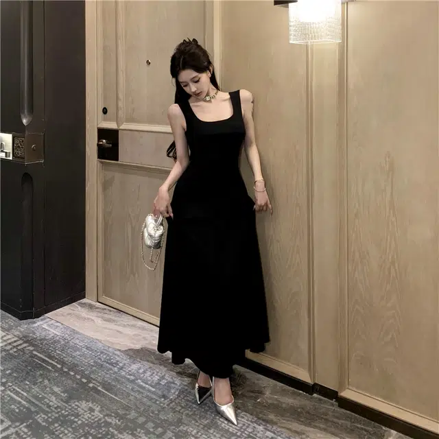 思蓓儿 名媛法式赫本立体剪裁气质方领高腰大摆显瘦吊带连衣裙 女款