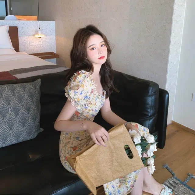 思蓓儿 甜美温柔印花油画碎花泡泡袖桔梗中长短袖连衣裙 女款