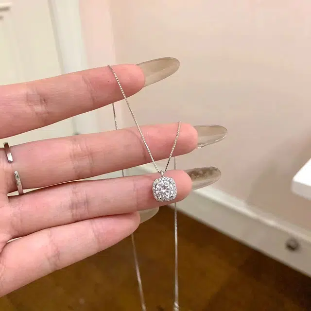 【正品 通体S999足银纯银】六桂福 福韵金 小方糖 甜蜜饰爱爆闪简约小众设计高级闪耀浪漫高级感锁骨链蛇年本命年好运 首饰 项链 女款