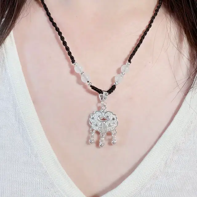 【999纯银丨平安顺遂丨赠告白卡片】 福韵金 六桂福珠宝 长命锁新中式国风国潮编织绳吊坠平安扣百搭高级显白气质优雅好运 足银 项链 女款