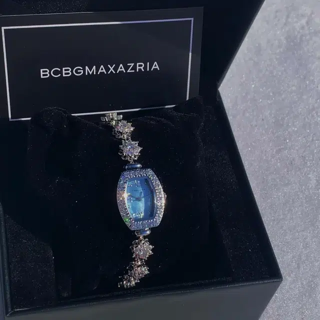BCBGMAXAZRIA 20A