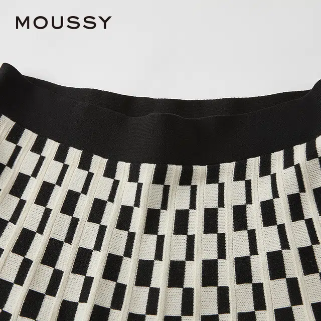 MOUSSY A