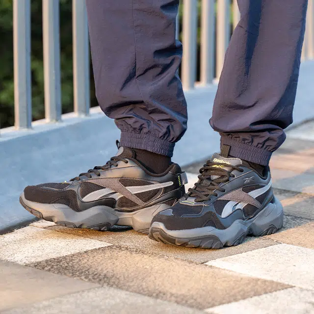 Reebok FLUFFI PUFF CN