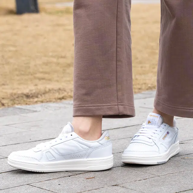 Reebok LT COURT
