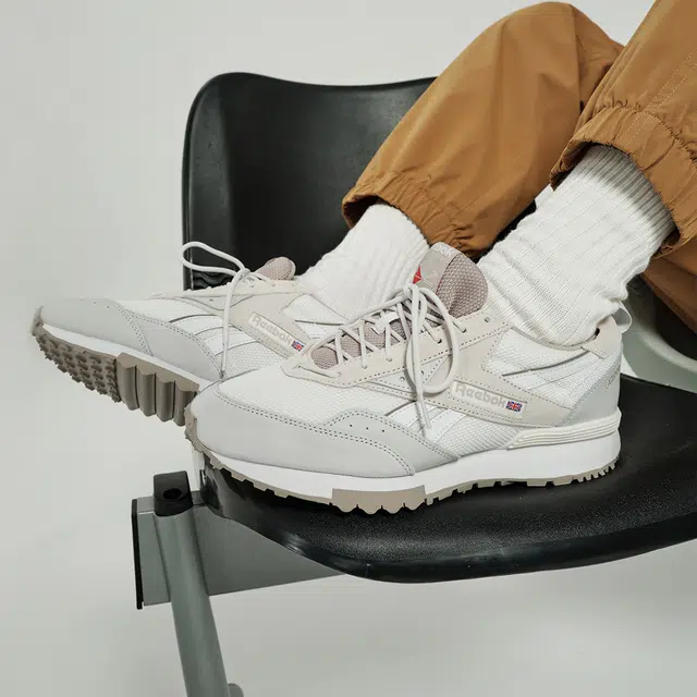 Reebok LX2200