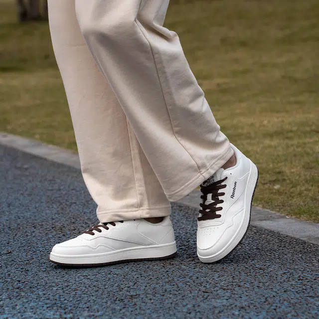 Reebok COURT 1000