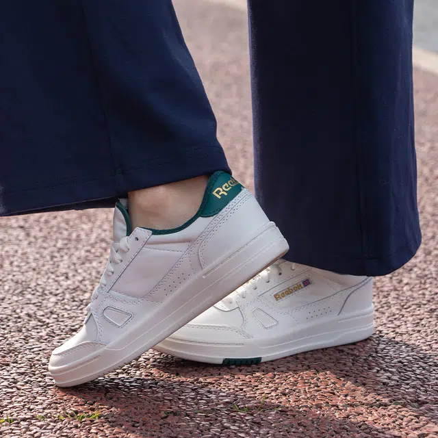 Reebok LT COURT