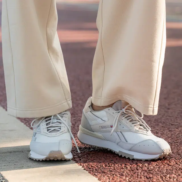 Reebok LX2200